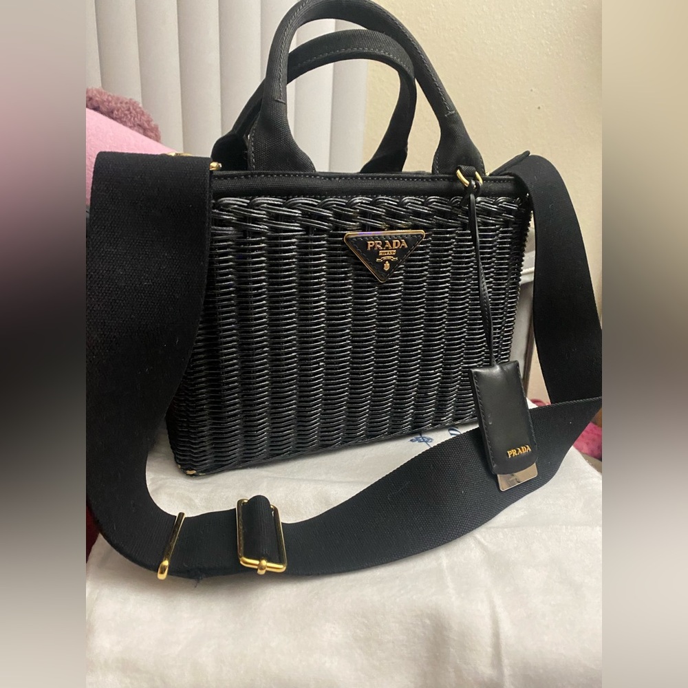 Prada Black and Gold
Midollino Wicker Tote